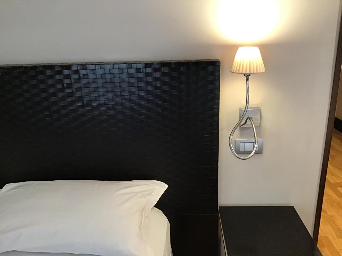 Mh Design Hotel Napoli Exterior foto